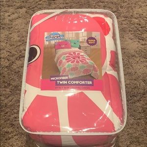 Shopkins Happy Places microfiber twin comforter.